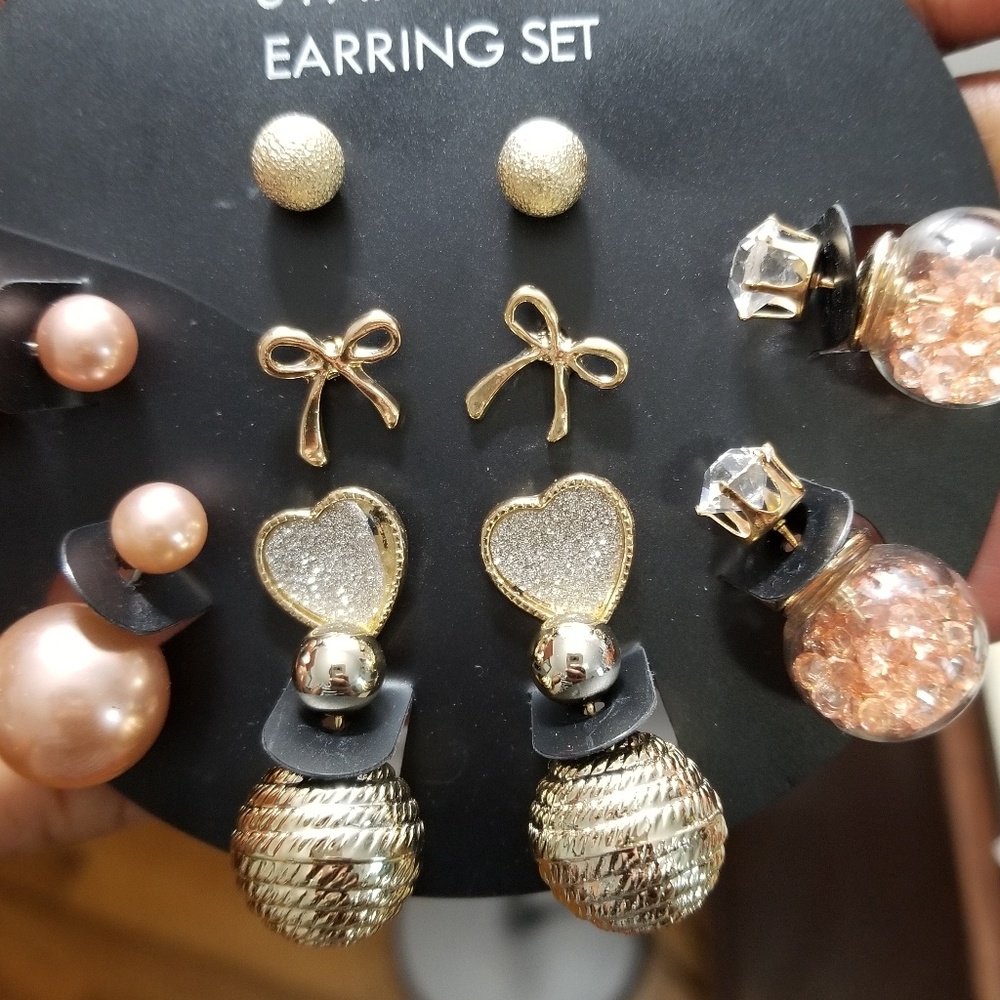 Jewelries - Picture 3 of 4